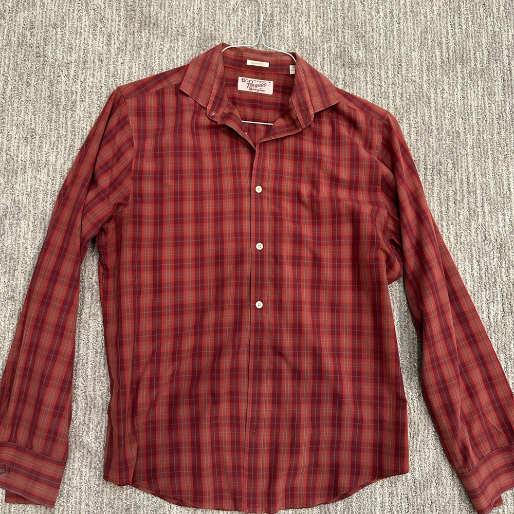 Men’s penguin button down size medium